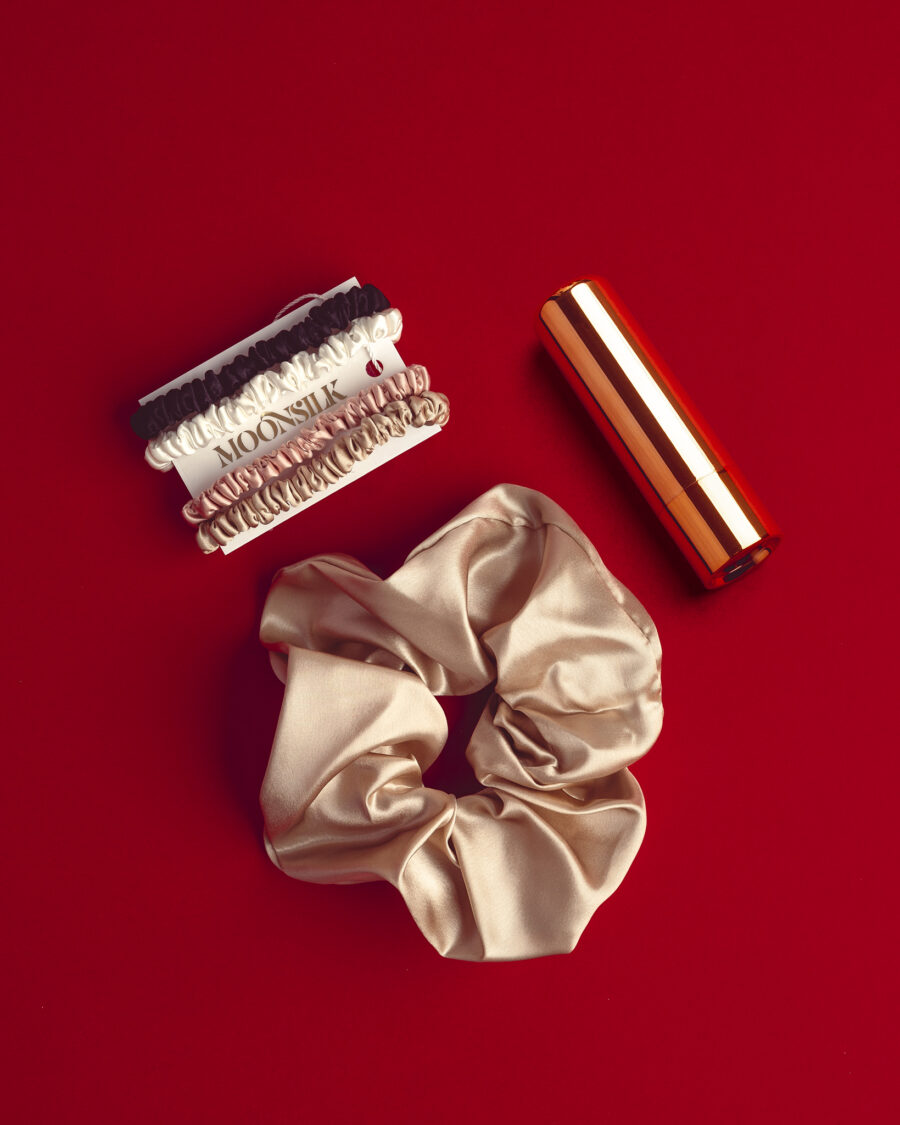 010-Moonsilk-candycane-6U0A1748 Kinkekomplekt "Candy Cane" - 4 mini juuksekummi, 1 scrunchie ja huulepalsam