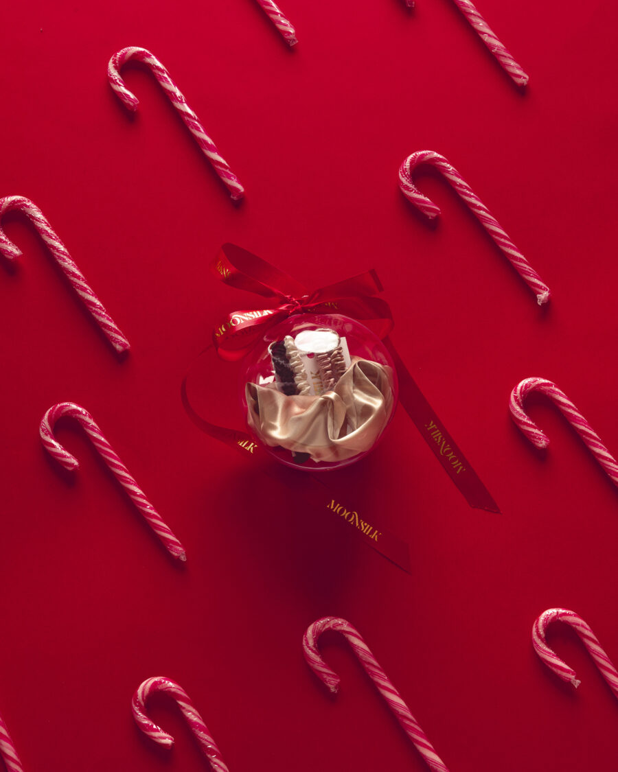 037-Moonsilk-candycane-6U0A1547 Kinkekomplekt "Jõuluehe" - 4 mini juuksekummi ja 1 scrunchie