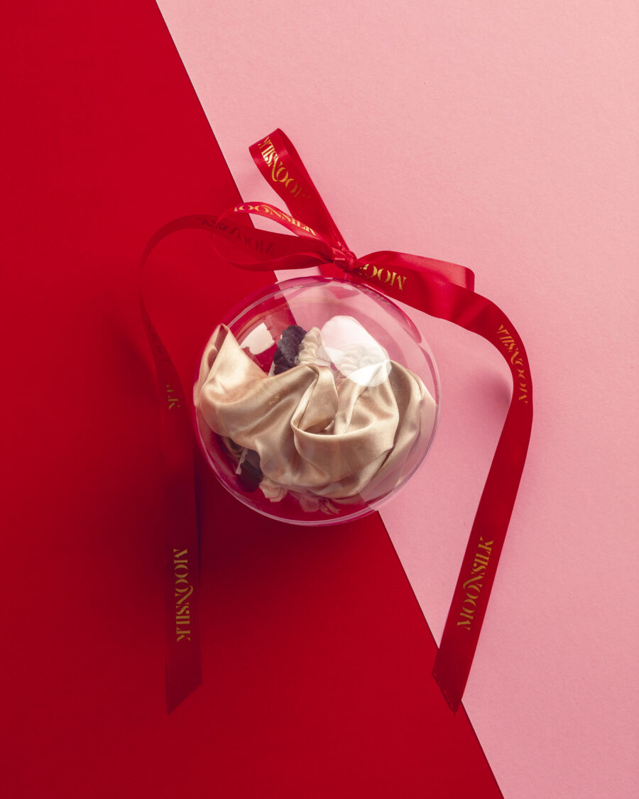 044-Moonsilk-candycane-6U0A1615 Kinkekomplekt "Jõuluehe" - 4 mini juuksekummi ja 1 scrunchie