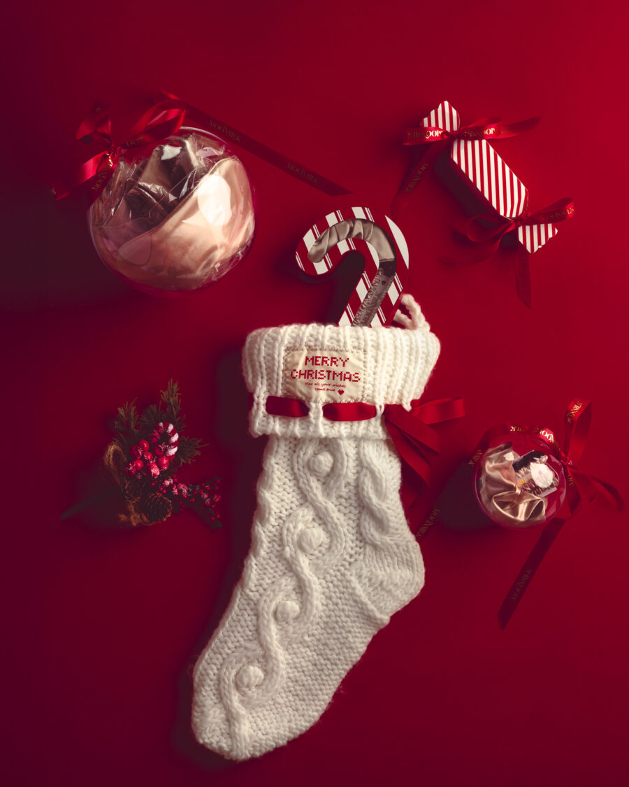 060-Moonsilk-candycane-6U0A1702 Kinkekomplekt "Jõuluehe" - 4 mini juuksekummi ja 1 scrunchie