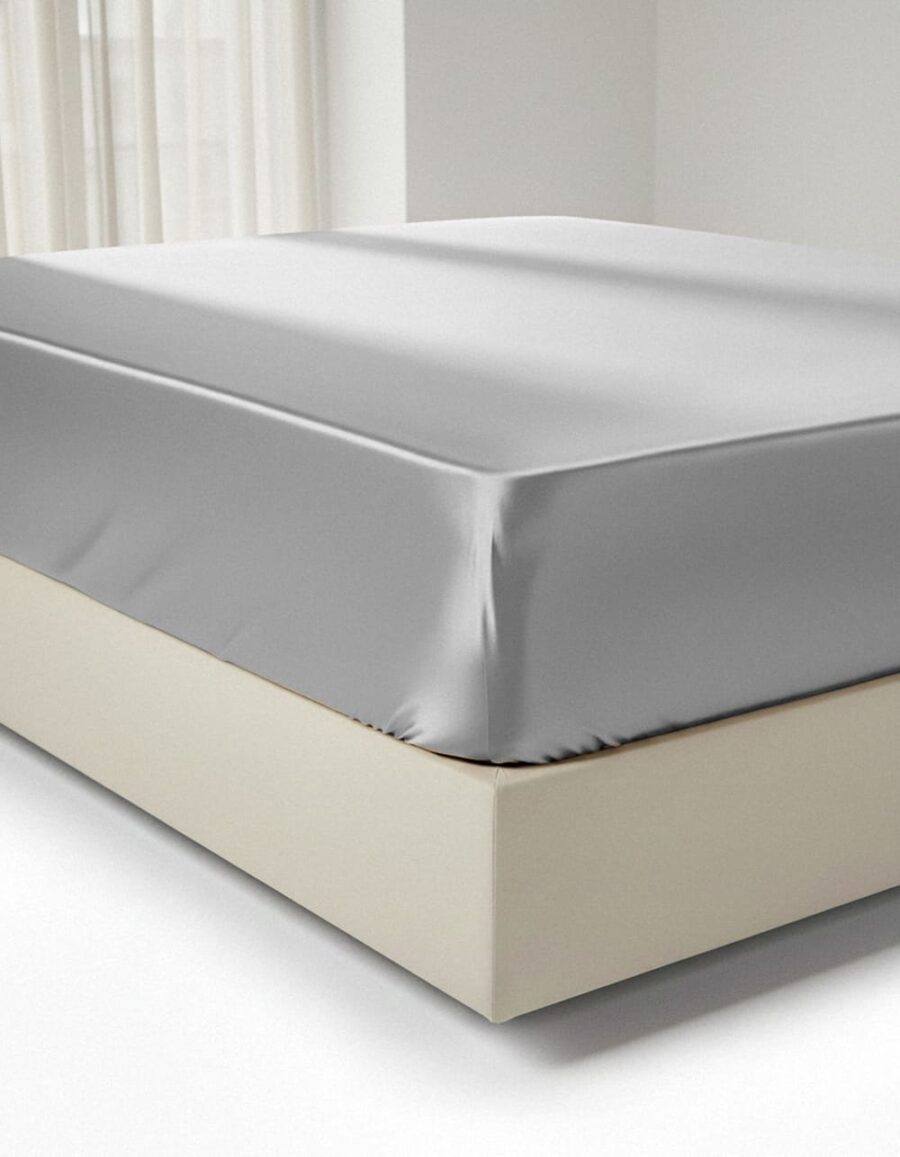 Siidist voodilina kummiga