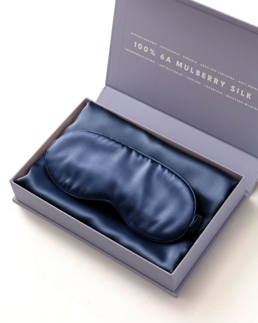 preview Kinkekomplekt meestele - Siidist padjapüür lukuga + magamismask kinkekarbis